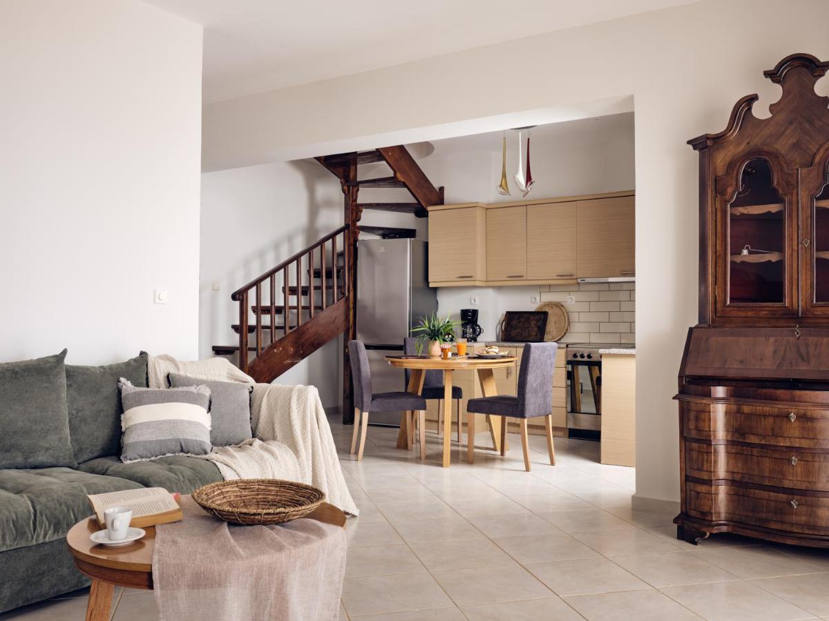 Three Graces Apartment
