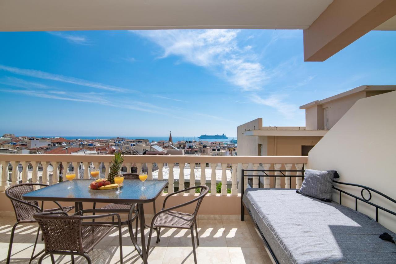 Three Graces Apartment
