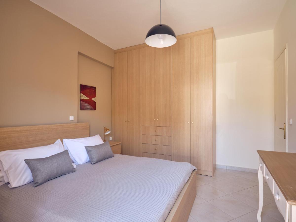 Three Graces Apartment