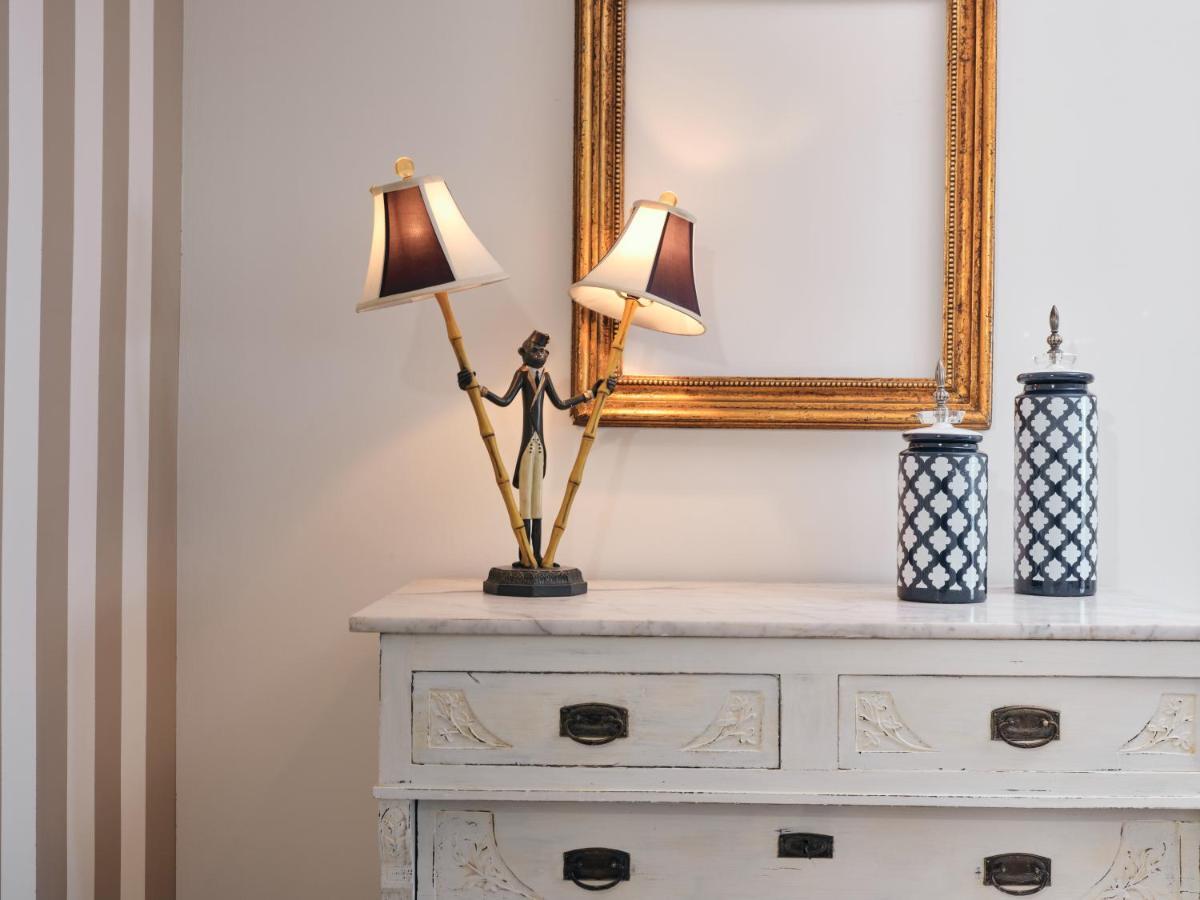 Three Graces Apartment